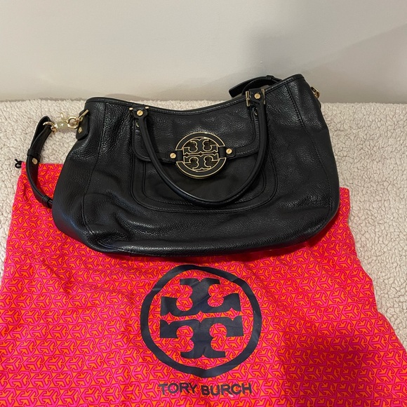 Tory Burch Handbags - Tory Burch leather hobo bag